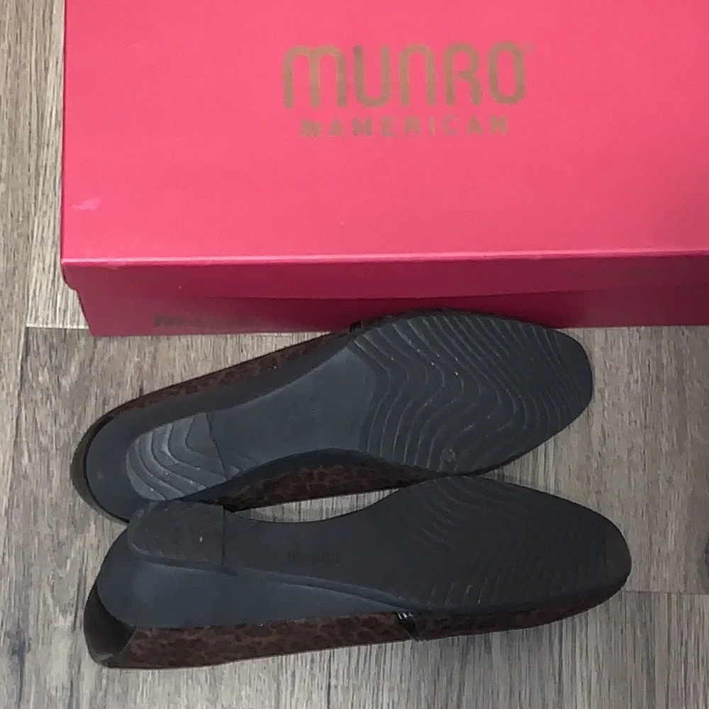 Munro DANA shoes Leopard Fabric 9.5 M. Mint condition. Worn once at most. In Box - Picture 8 of 10